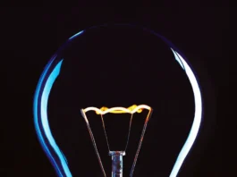 Cine a inventat becul❓