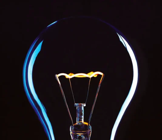 Cine a inventat becul❓